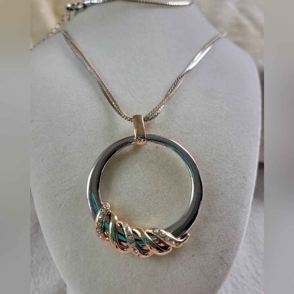 WHBM | Elegant Silver/Gold Tone Crystal Accent Circle Pendant Necklace - Picture 3 of 12